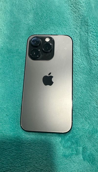 Телефон Iphone 14 pro