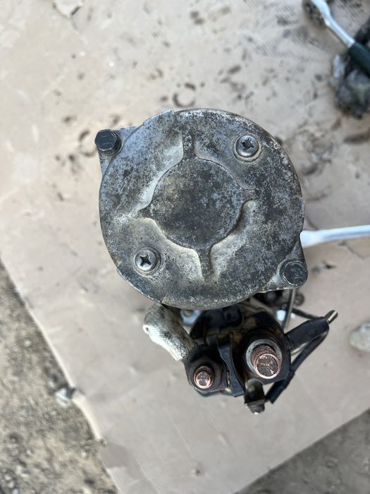 Продам стартер актрос