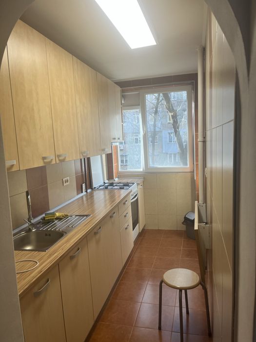 Inchiriez aprtament 3 camere