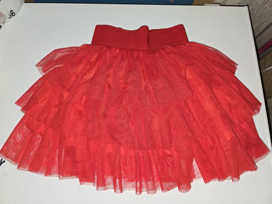 Продам красную юбку