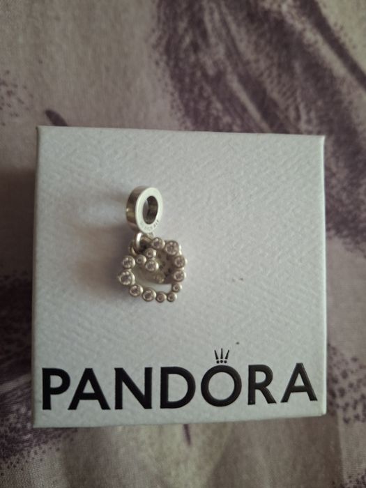 Гривна и талисмани Pandora