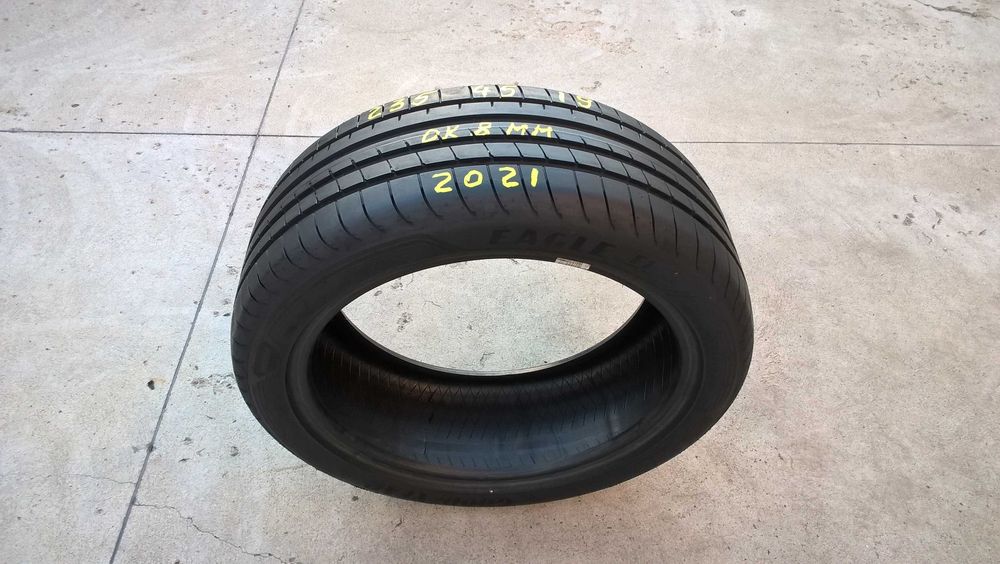 O anvelopa vara 235 45 19 goodyear F1 asymmetric 3 cu 8 mm 2021