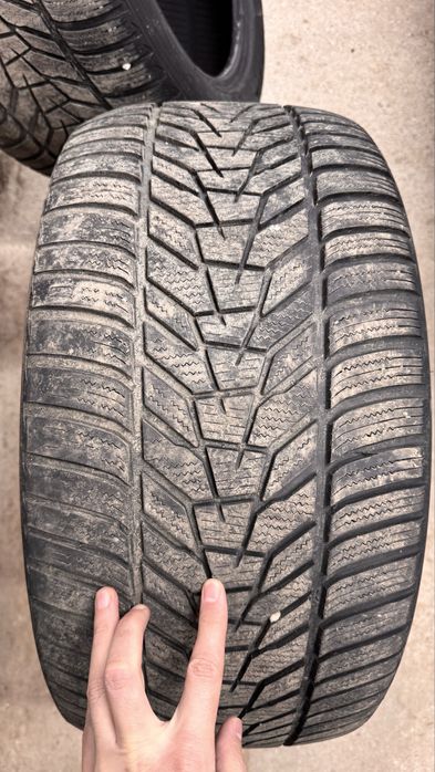 2 cauciucuri iarna 275/40 R18