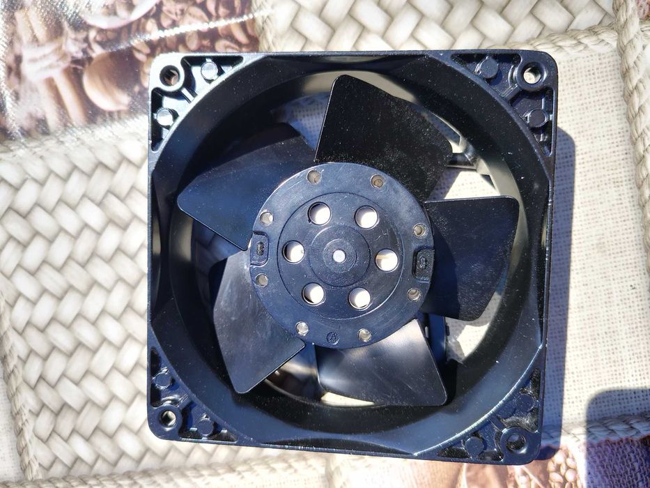 ventilator metalic 230 V