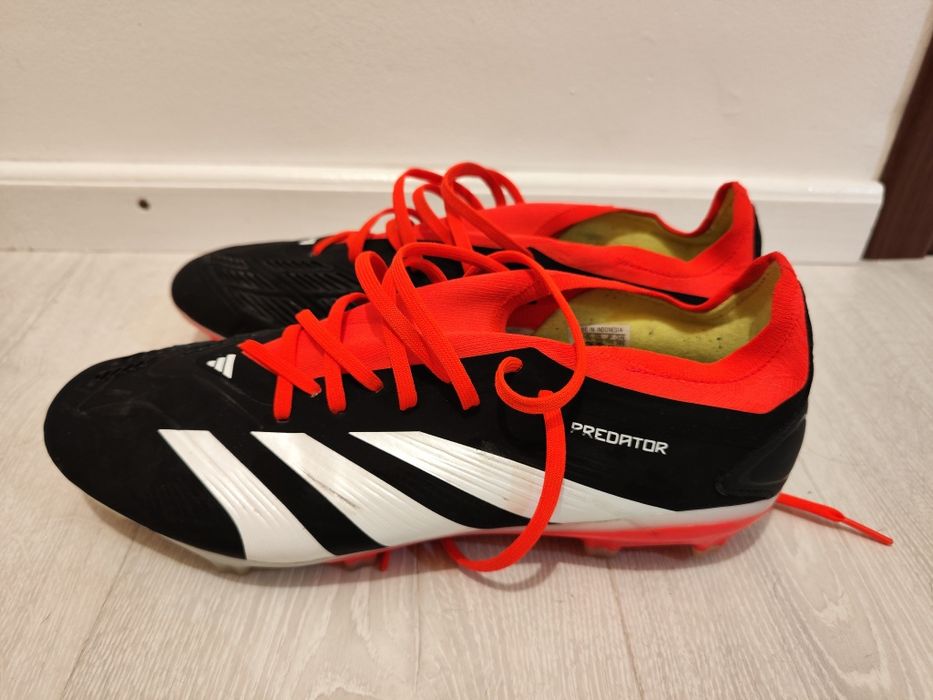 Ghete fotbal adidas predator mărimea 46