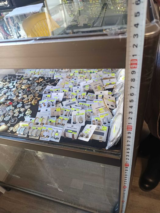 Стъклена витрина/ витрини