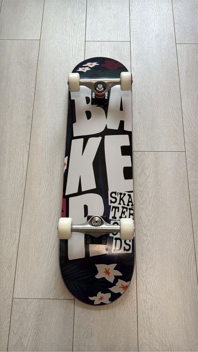 Продам скейтборд Baker