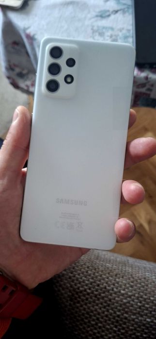 Телефон за продаване