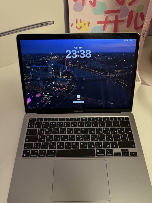 MacBook Air M1 8/256гб