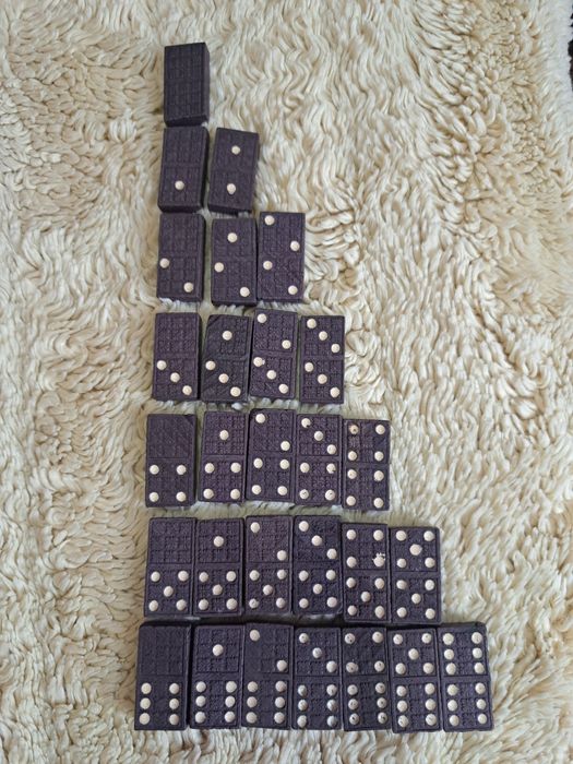 Домино старо дървено