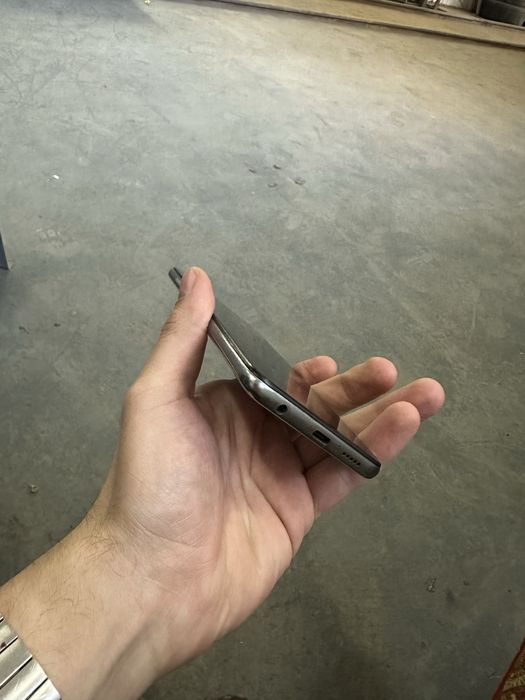 Iphone 11 64gb и redmi not 9 pro 128gb