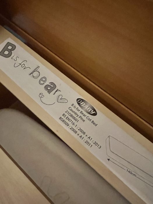 Pătuț bebeluși/copii din lemn masiv, cu saltea, B is for Bear