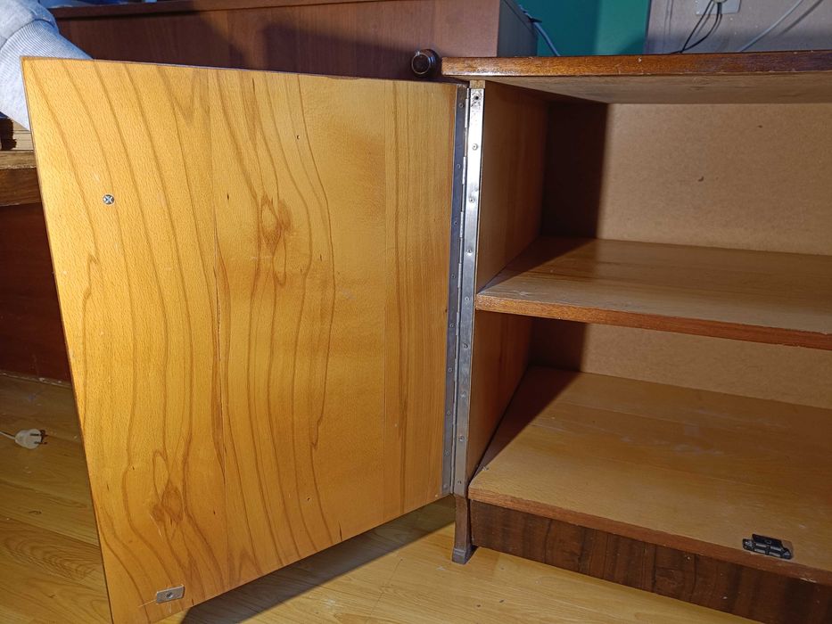 Продается тумба под телевизор