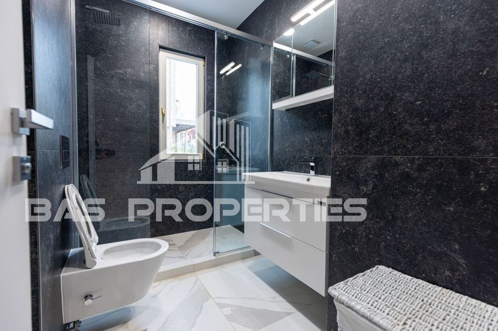 Продава се Къща в София, Бояна - 452 кв.м за 2423 €/кв.м - Снимка #1