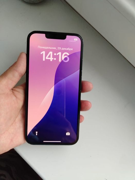 Айфон 13/128 телефон