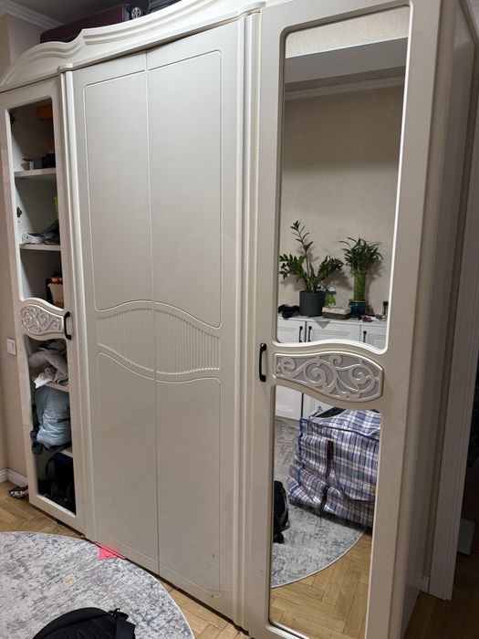 Продам большой вместительный шкаф