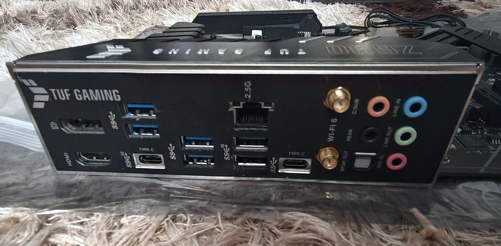 Core i7 12700k + Asus Tuf Gaming Z690 Wifi DDR4