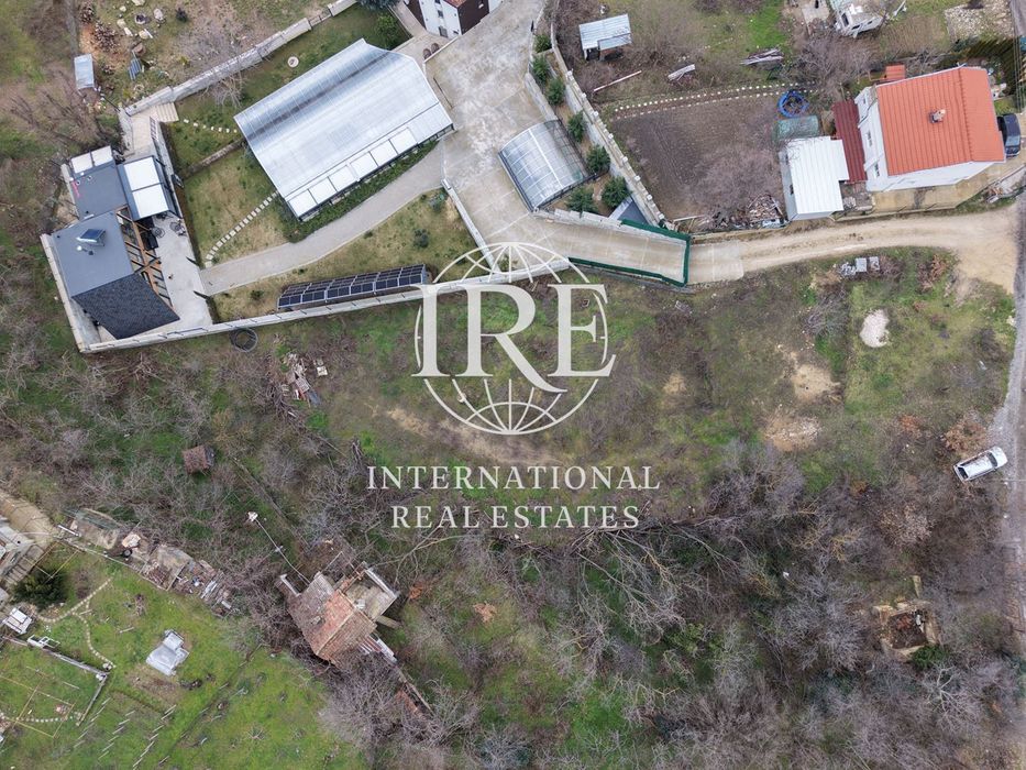 Парцел в Варна-м-т Сотира площ 1034 цена 150000