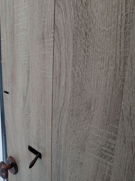 Продам входную металлическую дверь