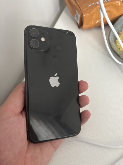 Iphone 11 64GB в черном цвете