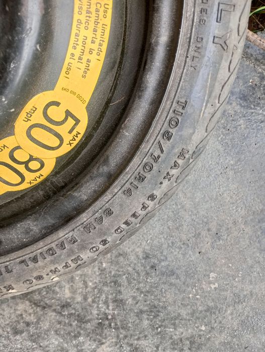 Два броя резервни гуми Фолксваген,,Сеат,