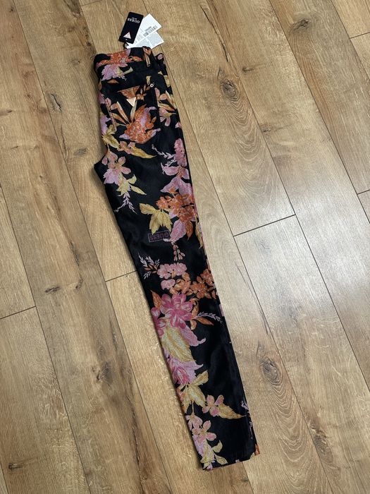 Дамски дънки GUESS размер 27 НОВИ