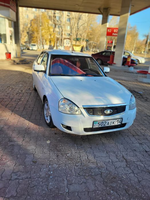 Продам приору  2 люкс без вложений