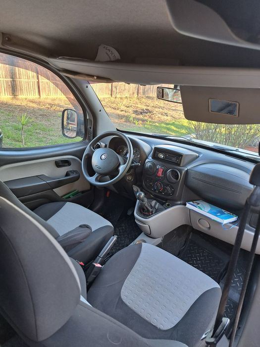 Vând Fiat Doblo 2009
