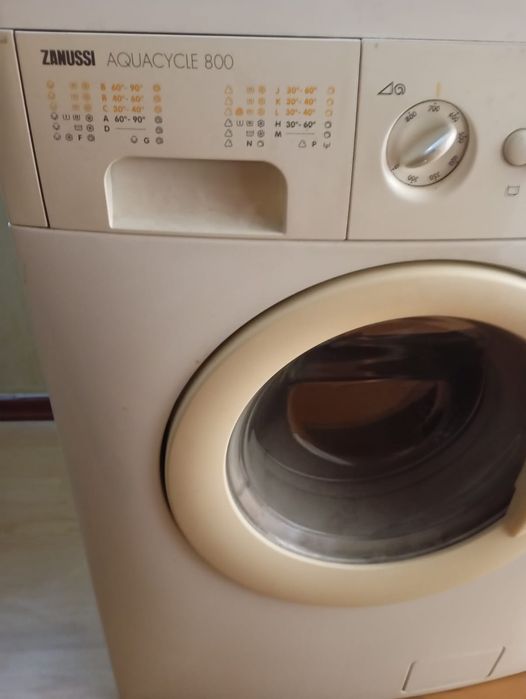 Продам стиральную машинку Zanussi