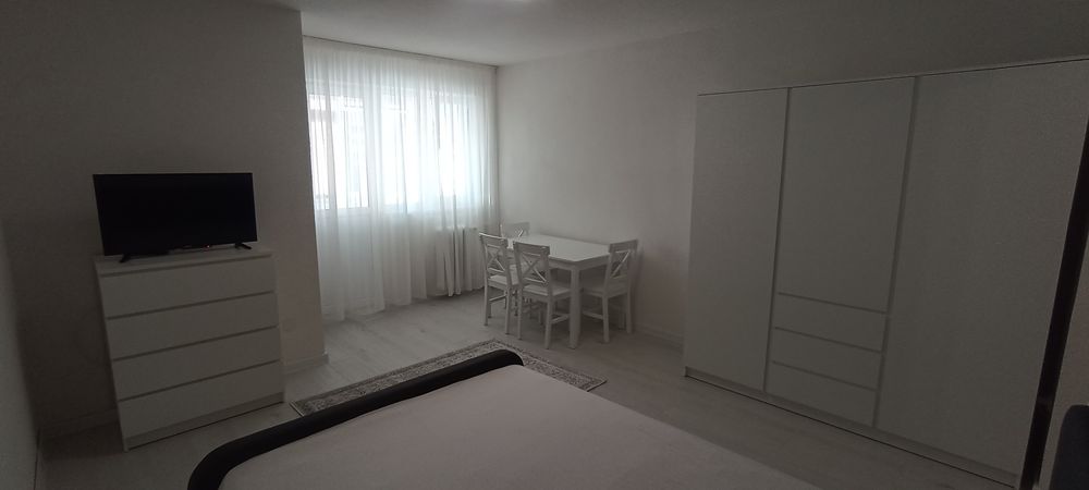 Garsoniera de închiriat confort 1,zona nor, vizavi de Spitalul Județean