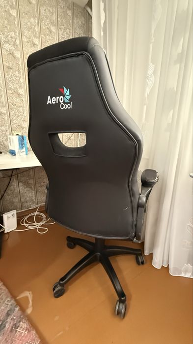 игровое кресло AeroCool