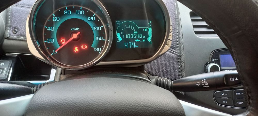 Sotiladi xolati yaxshi bir qol moshina