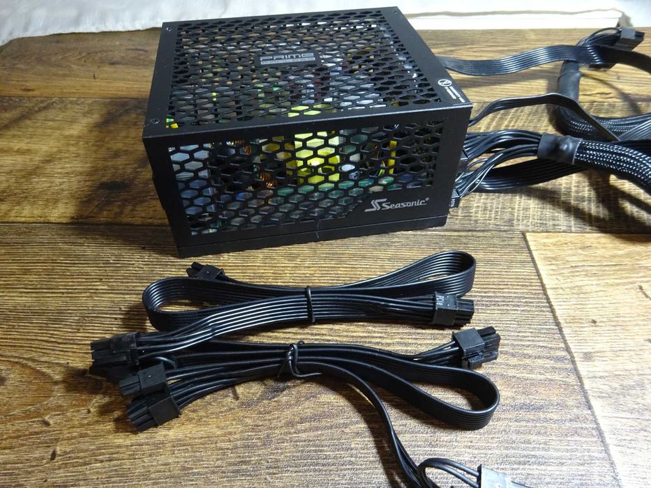Sursa pc high-end Seasonic PRIME Titanium Fanless 600W SSR-600TL