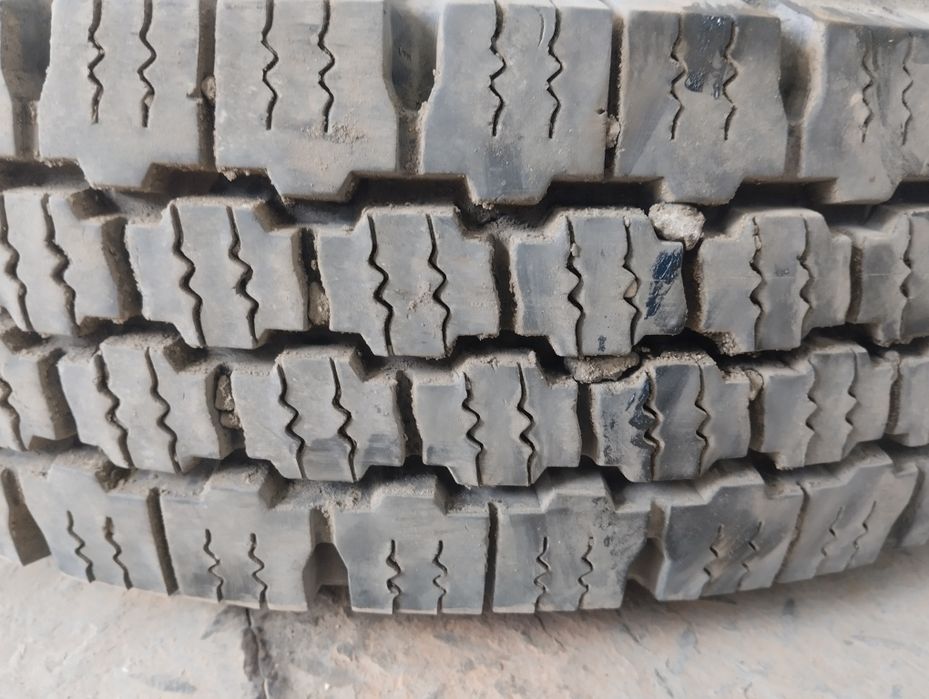 Продам резину 7/00/16