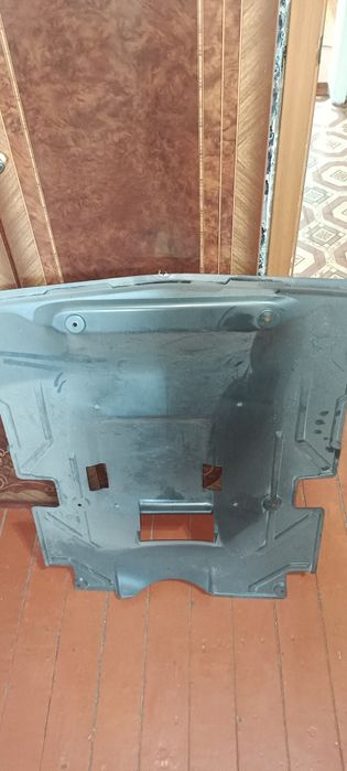 Продам защиту двигателя мерседес 124