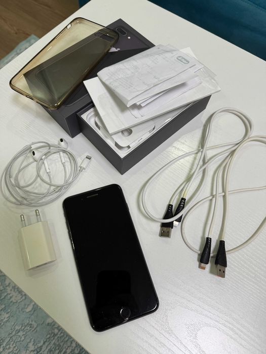 iPhone 8 plus 128gb black