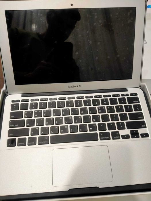 Apple MacBook Air 11  inch —  Сатылады !!!