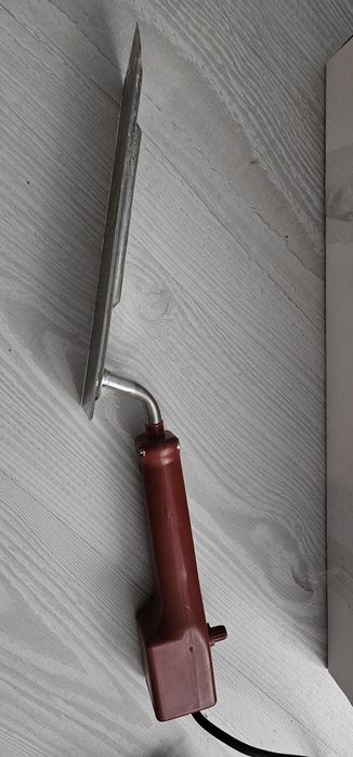 Нож пчеларски за разпечатване на мед