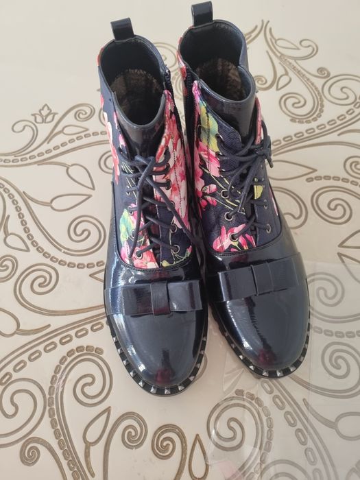 Продам обувь 38 размера