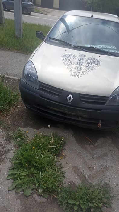Продам машину Рено