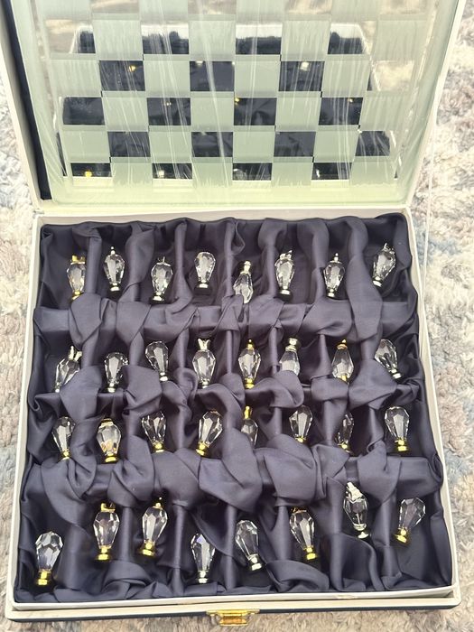 Продам Чешские хрустальные шахматы