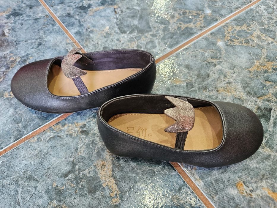 Pantofi fetite    .