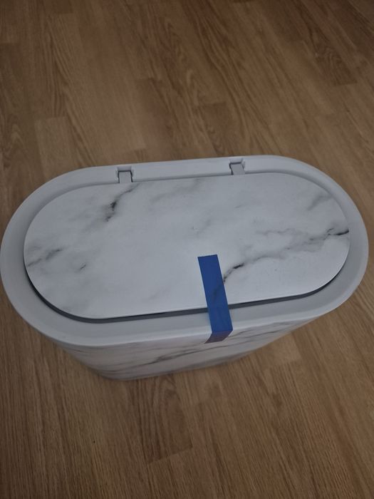 Продам корзину для мусора