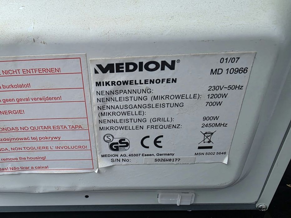 Vand cuptor cu microunde