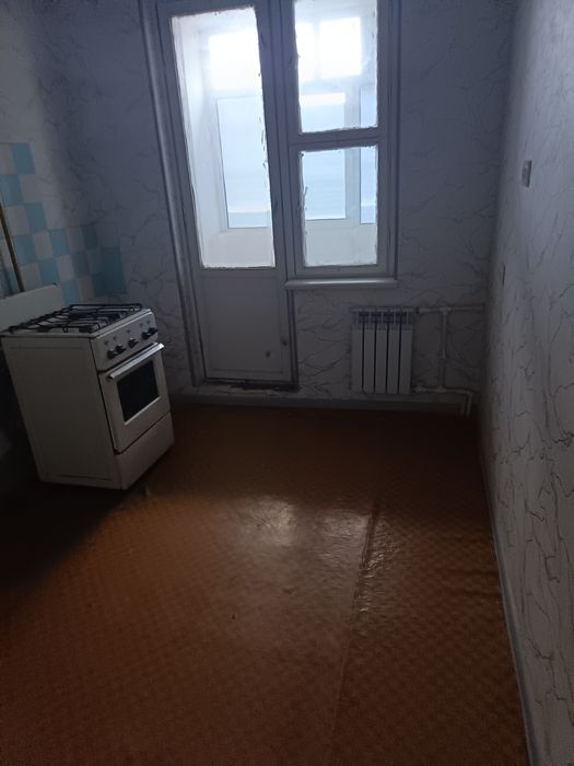 Navoiy Shahar 7-17 maktablar yaqinida10 mkr 105 A Dom kvartira sotilad