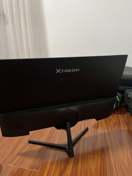 Монитор Xtreon 100 герцовый