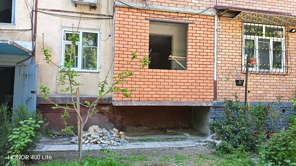 Balkon ga g'isht teramiz ablisofka