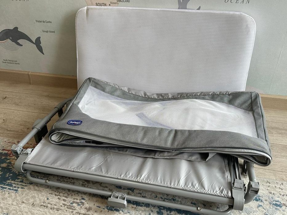 Продам манеж CHICCO