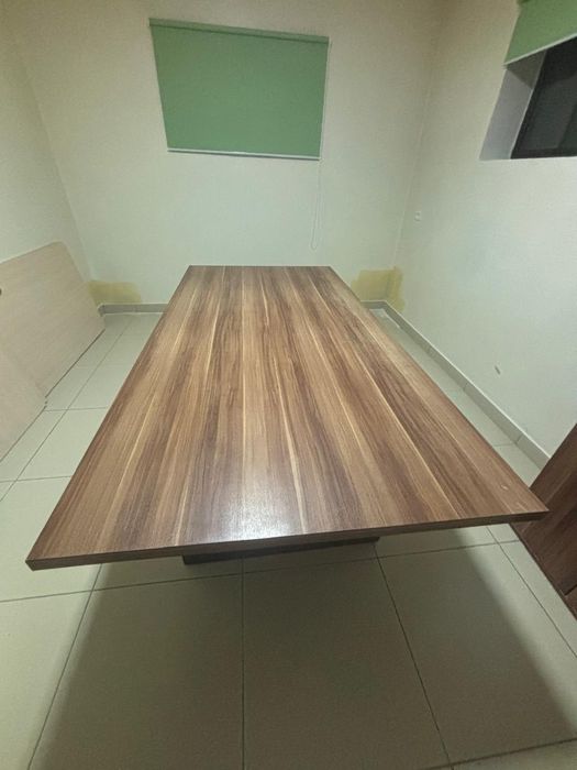 Стол новый дерево