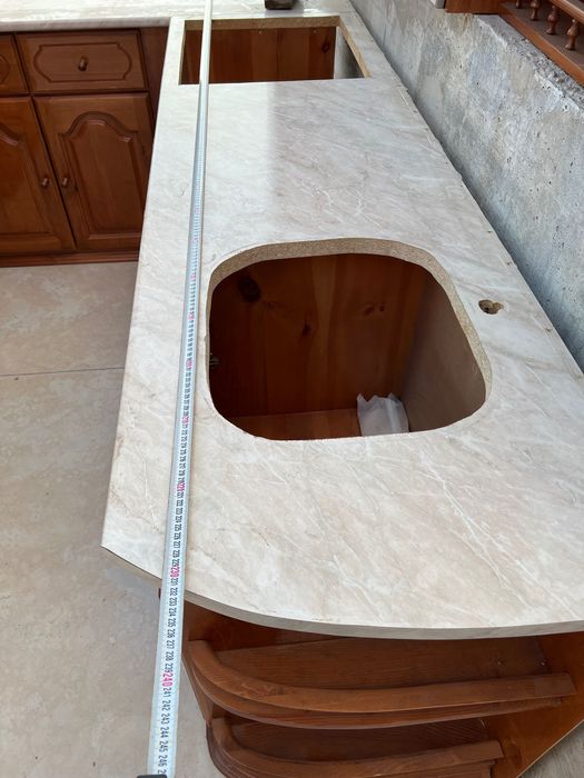 Кухня от масивен дървен материал